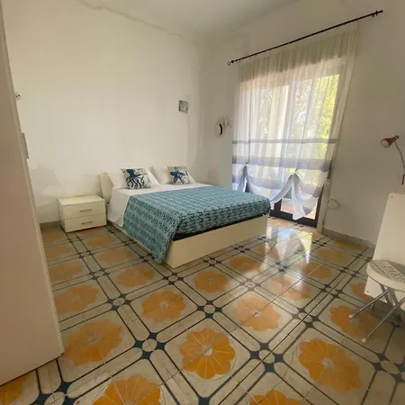 White Animals House Agnone Bagni