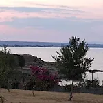 White Animals House Agnone Bagni