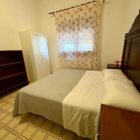 White Animals House Agnone Bagni